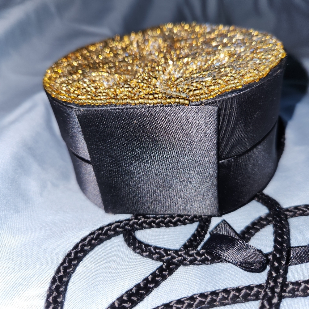 Oscar de la Renta Gold Beaded Crossbody Bag - Picture 4 of 7